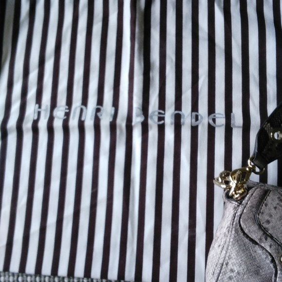 Henri Bendel Rare Snakeskin Convertible Handbag - Picture 12 of 13